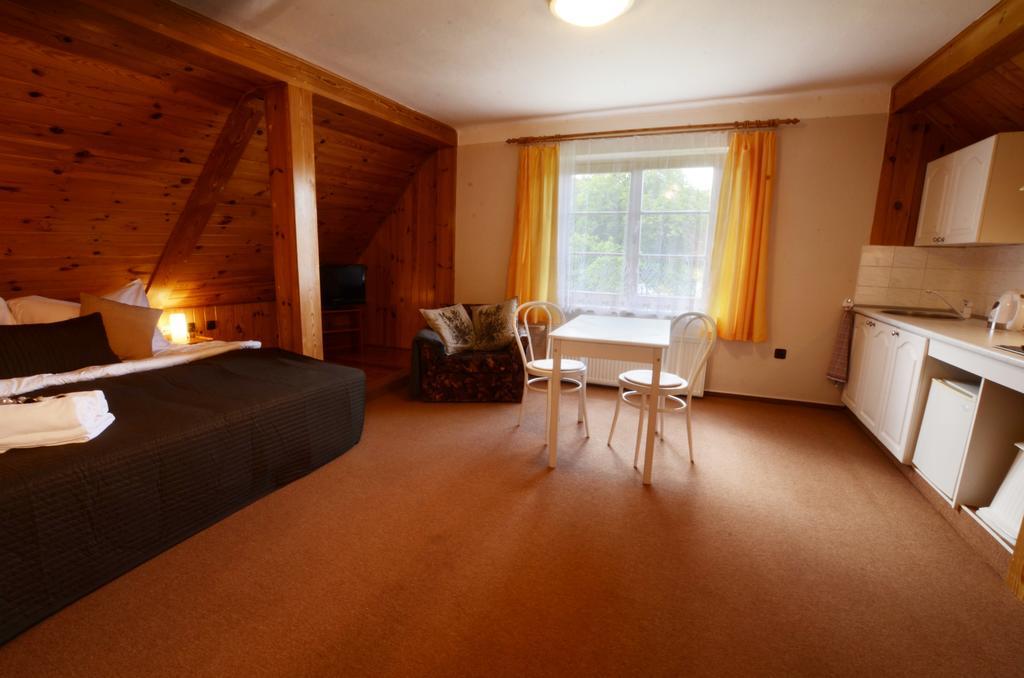 Pension Pod Morskym Okem Karlovice  Esterno foto
