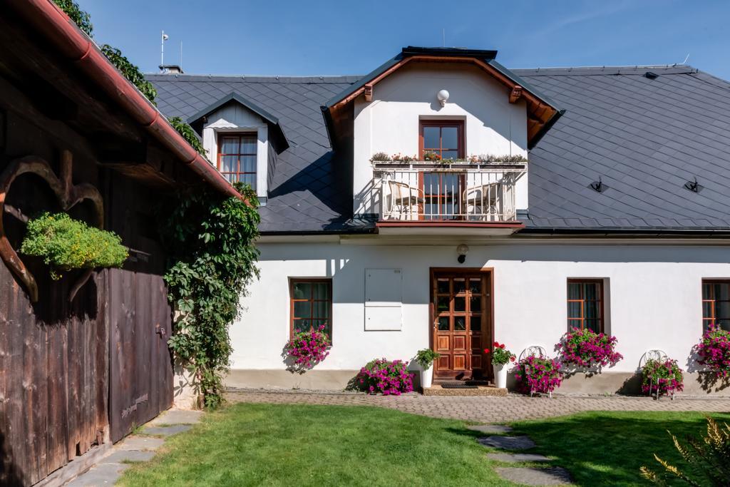 Pension Pod Morskym Okem Karlovice  Esterno foto